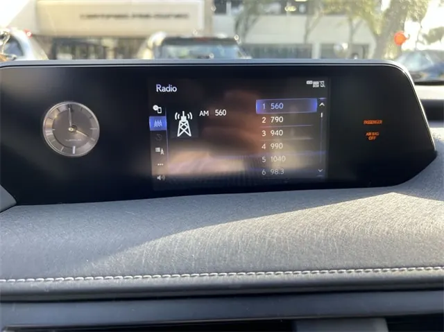2020 Lexus UX 300h 250h AWD - Photo 16