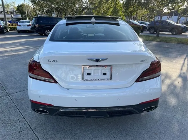 2021 Genesis G70 3.3T Standard - Photo 24