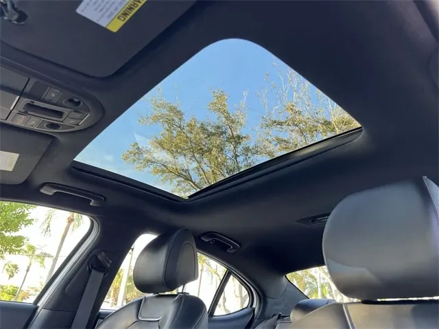 2021 Genesis G70 3.3T Standard - Photo 22