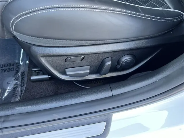 2021 Genesis G70 3.3T Standard - Photo 12