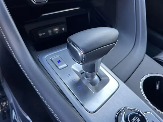 2021 Genesis G70 3.3T Standard - Photo 20