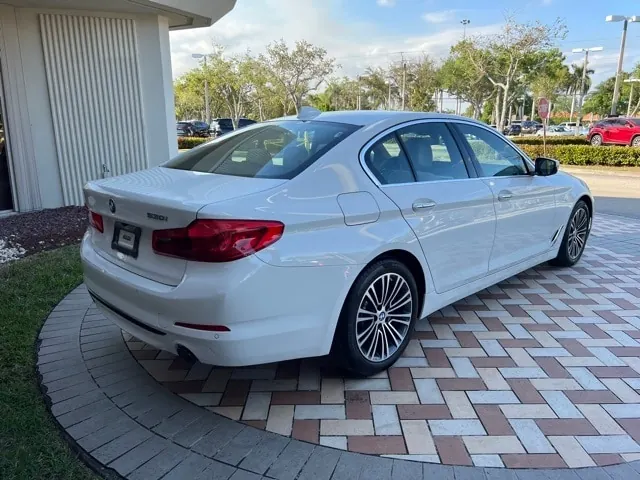 2018 BMW 5 Series 530i Sedan - Photo 4