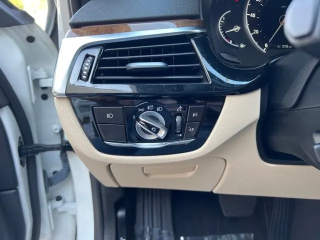 2018 BMW 5 Series 530i Sedan - Photo 29