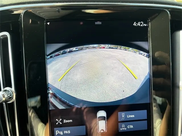 2021 Volvo XC40 T5 Momentum AWD - Photo 17