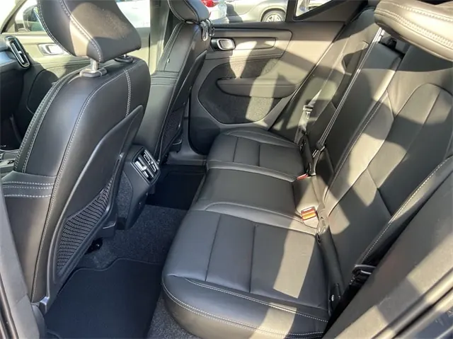 2021 Volvo XC40 T5 Momentum AWD - Photo 22