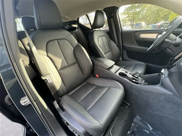 2021 Volvo XC40 T5 Momentum AWD - Photo 24