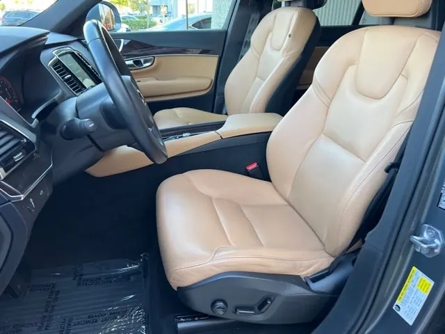 2018 Volvo XC90 T6 AWD Momentum - Photo 11