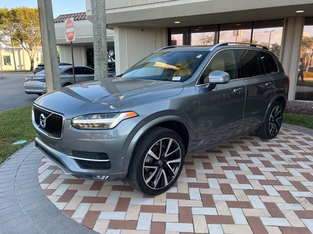2018 Volvo XC90 T6 AWD Momentum - Photo 8