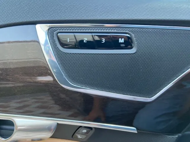 2018 Volvo XC90 T6 AWD Momentum - Photo 31