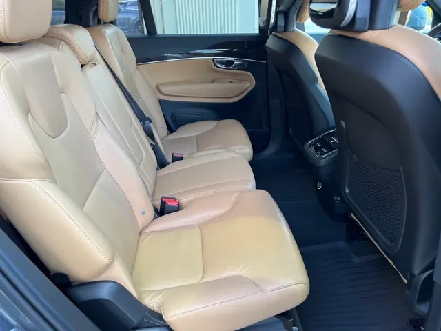 2018 Volvo XC90 T6 AWD Momentum - Photo 14
