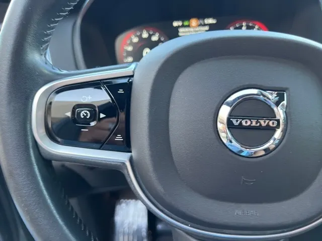 2018 Volvo XC90 T6 AWD Momentum - Photo 28