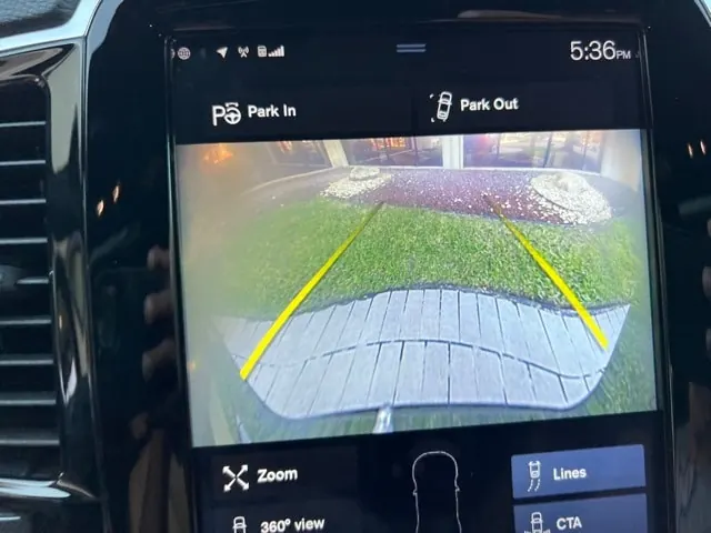 2018 Volvo XC90 T6 AWD Momentum - Photo 24