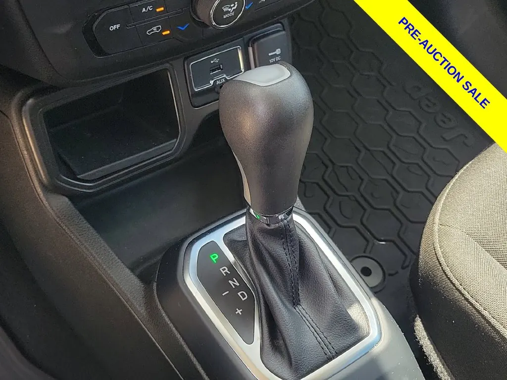 2020 Jeep Renegade Latitude FWD - Photo 31