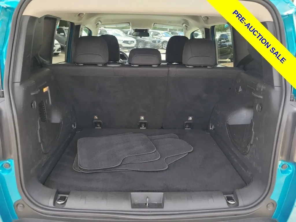 2020 Jeep Renegade Latitude FWD - Photo 8