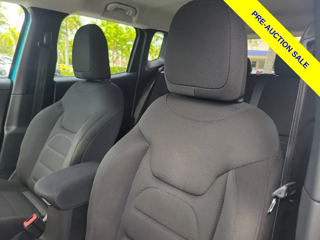 2020 Jeep Renegade Latitude FWD - Photo 16