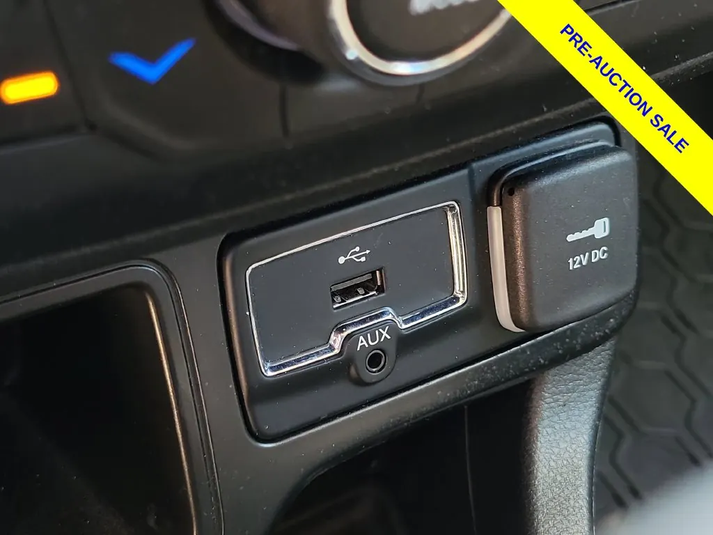 2020 Jeep Renegade Latitude FWD - Photo 30