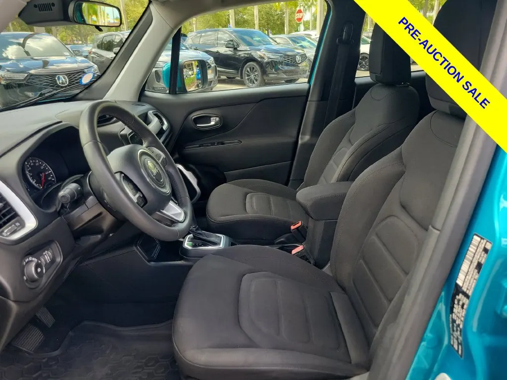 2020 Jeep Renegade Latitude FWD - Photo 15