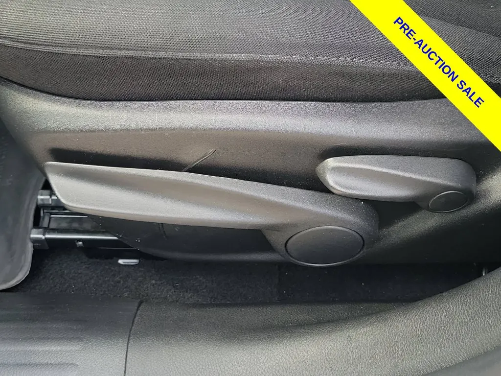 2020 Jeep Renegade Latitude FWD - Photo 17