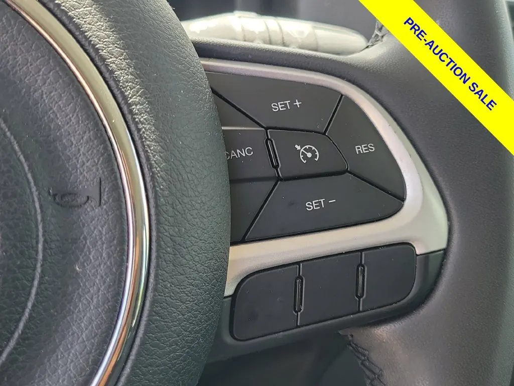 2020 Jeep Renegade Latitude FWD - Photo 24