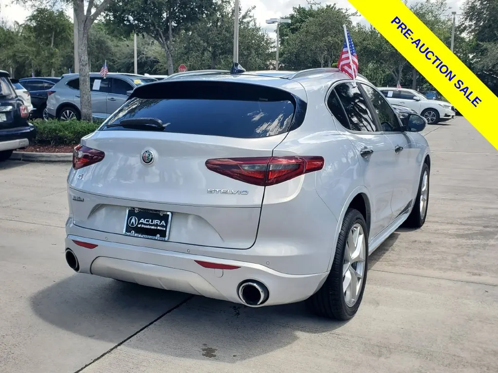 2021 Alfa Romeo Stelvio Ti AWD - Photo 7