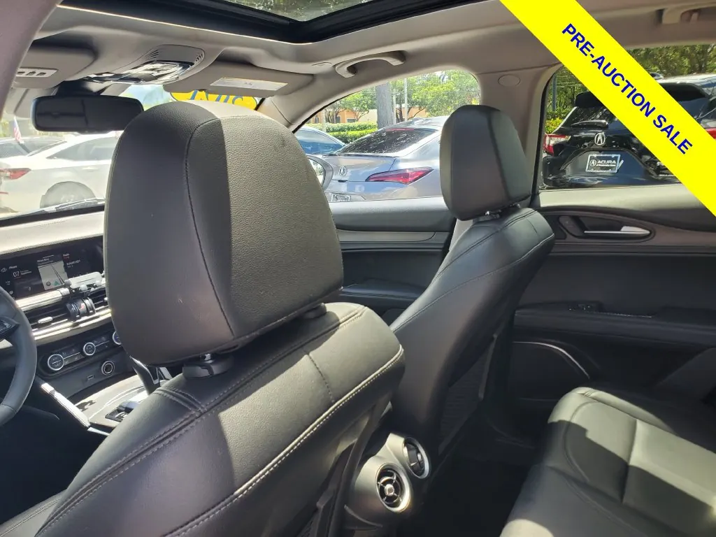 2021 Alfa Romeo Stelvio Ti AWD - Photo 11