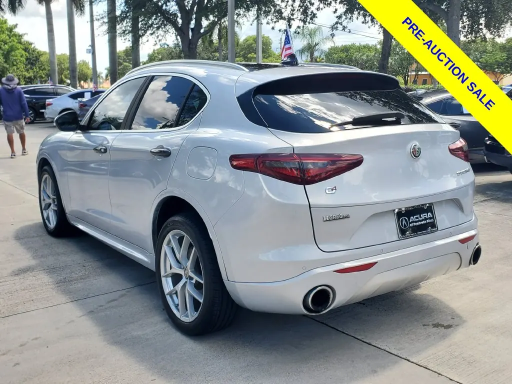 2021 Alfa Romeo Stelvio Ti AWD - Photo 5