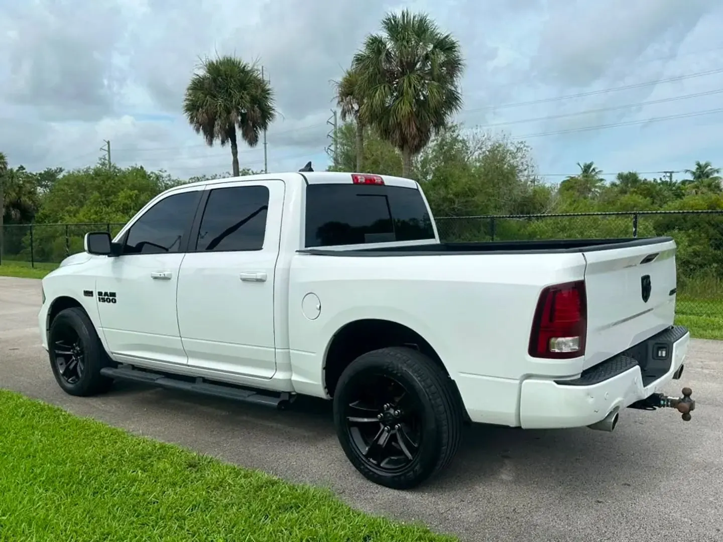 2018 RAM 1500 Sport 4WD Crew Cab 5'7 - Photo 6