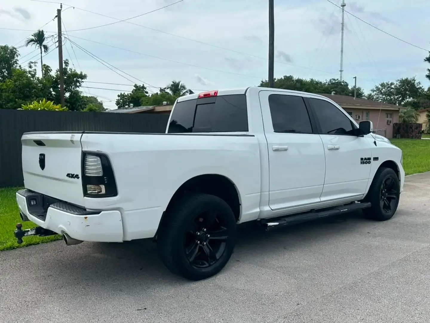 2018 RAM 1500 Sport 4WD Crew Cab 5'7 - Photo 4