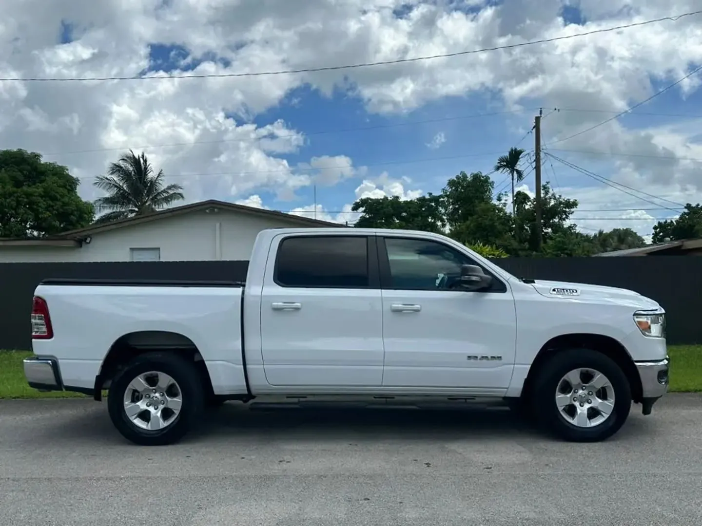 2021 RAM 1500 Big Horn/Lone Star 4WD Crew Cab 5'7 - Photo 3