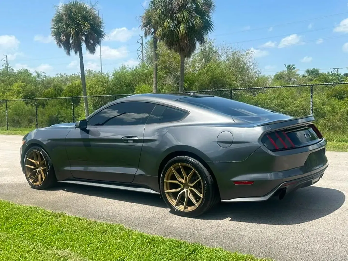2015 Ford Mustang Premium Coupe GT - Photo 6