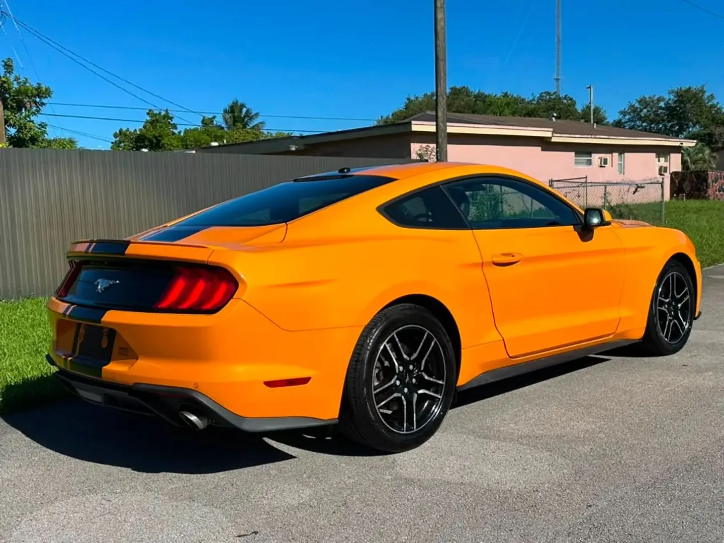 2019 Ford Mustang EcoBoost Premium Coupe - Photo 7