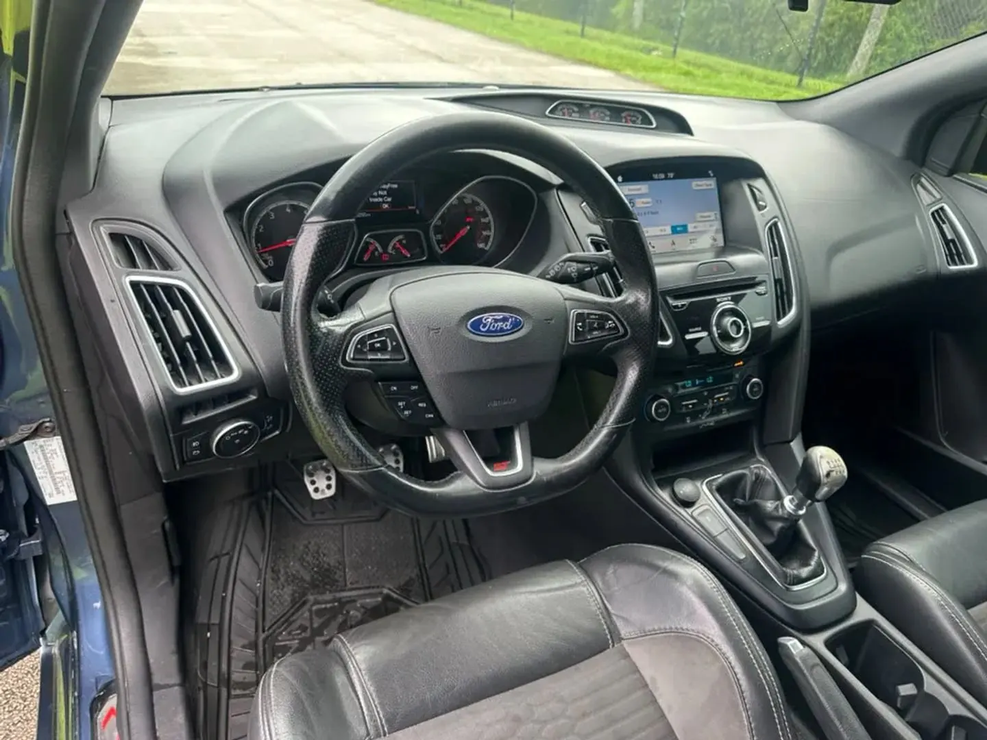 2018 Ford Focus ST Hatchback - Photo 9