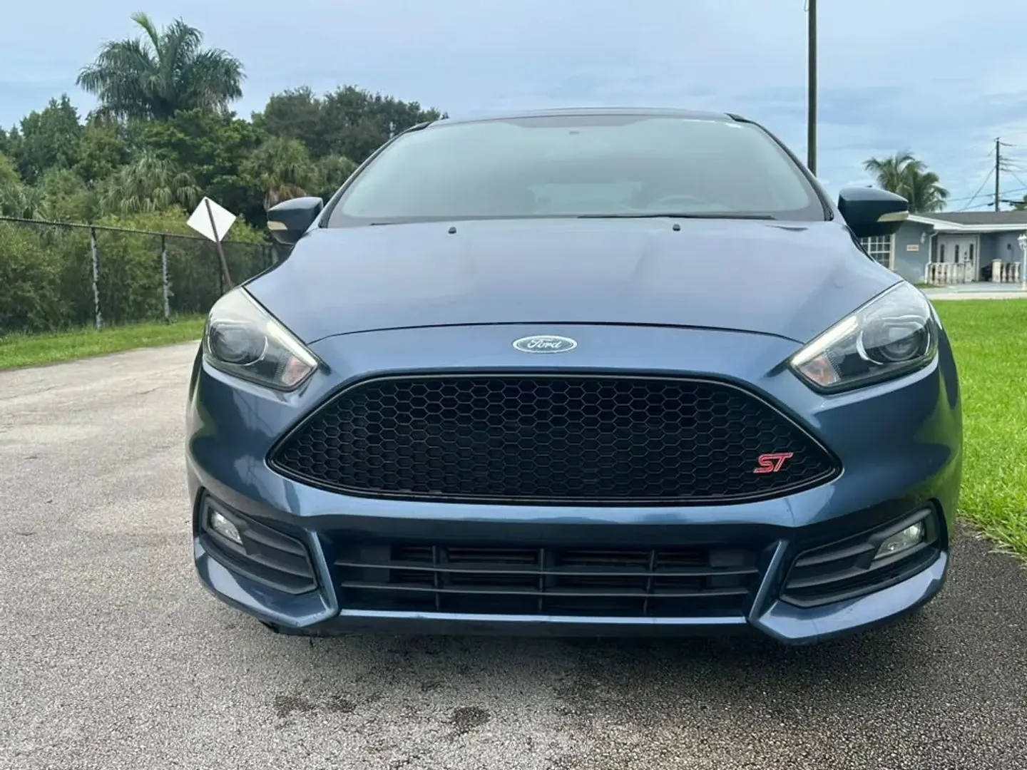 2018 Ford Focus ST Hatchback - Photo 2