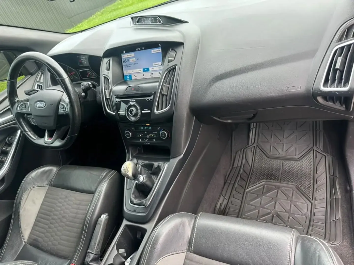 2018 Ford Focus ST Hatchback - Photo 15
