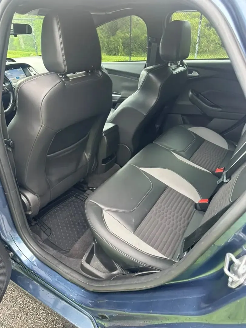 2018 Ford Focus ST Hatchback - Photo 11