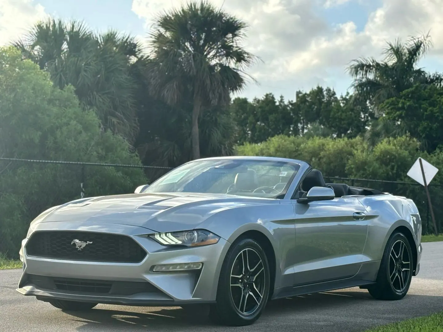 2023 Ford Mustang EcoBoost Premium Convertible - Photo 11