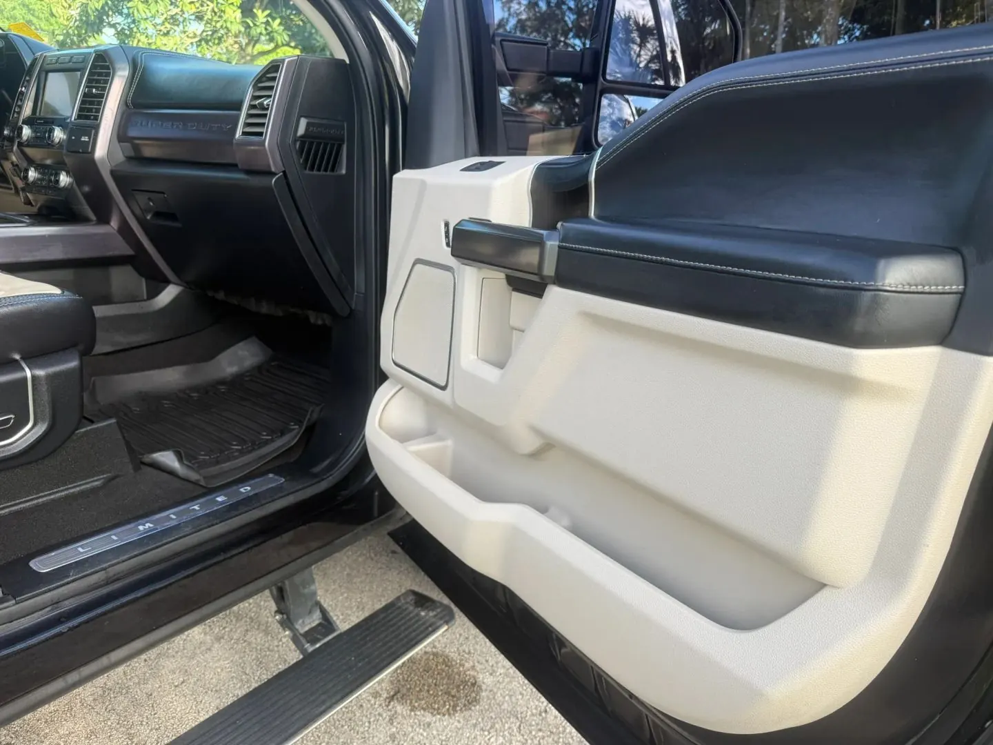 2020 Ford F-250 Limited 4WD CrewCab 6-3/4' Box - Photo 8