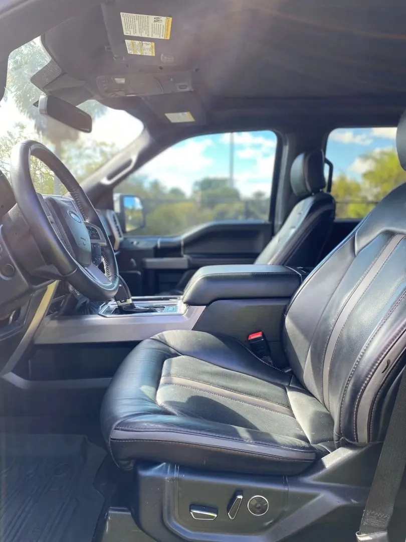 2019 Ford F-150 Platinum 4WD SuperCrew 5-1/2' Box - Photo 10
