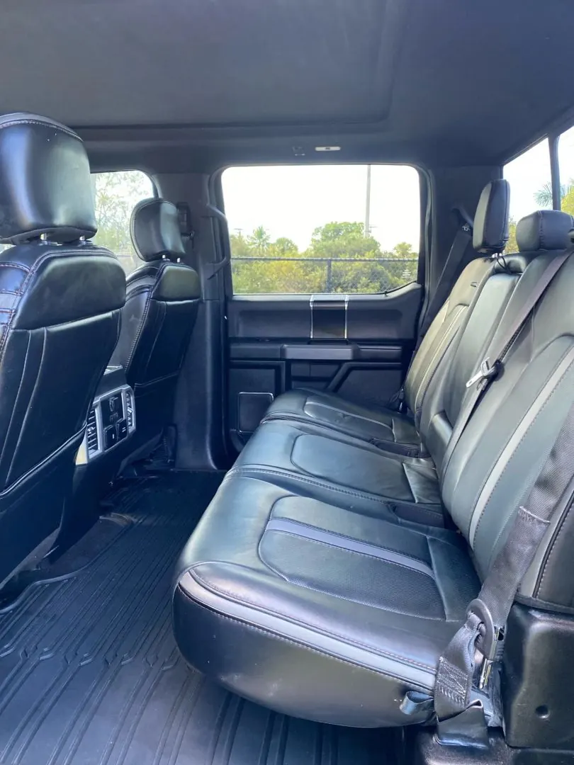 2019 Ford F-150 Platinum 4WD SuperCrew 5-1/2' Box - Photo 8