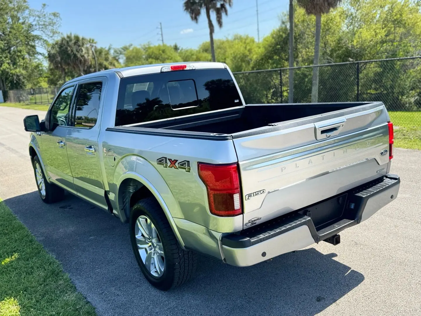 2020 Ford F-150 Platinum 4WD SuperCrew 5-1/2' Box - Photo 8
