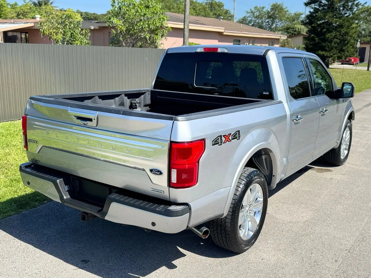 2020 Ford F-150 Platinum 4WD SuperCrew 5-1/2' Box - Photo 3