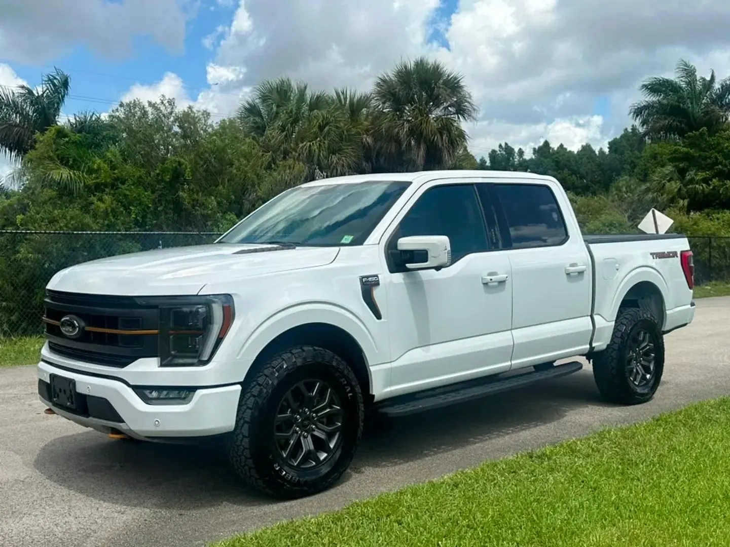 2022 Ford F-150 Tremor 4WD SuperCrew 5-1/2' Box - Photo 8