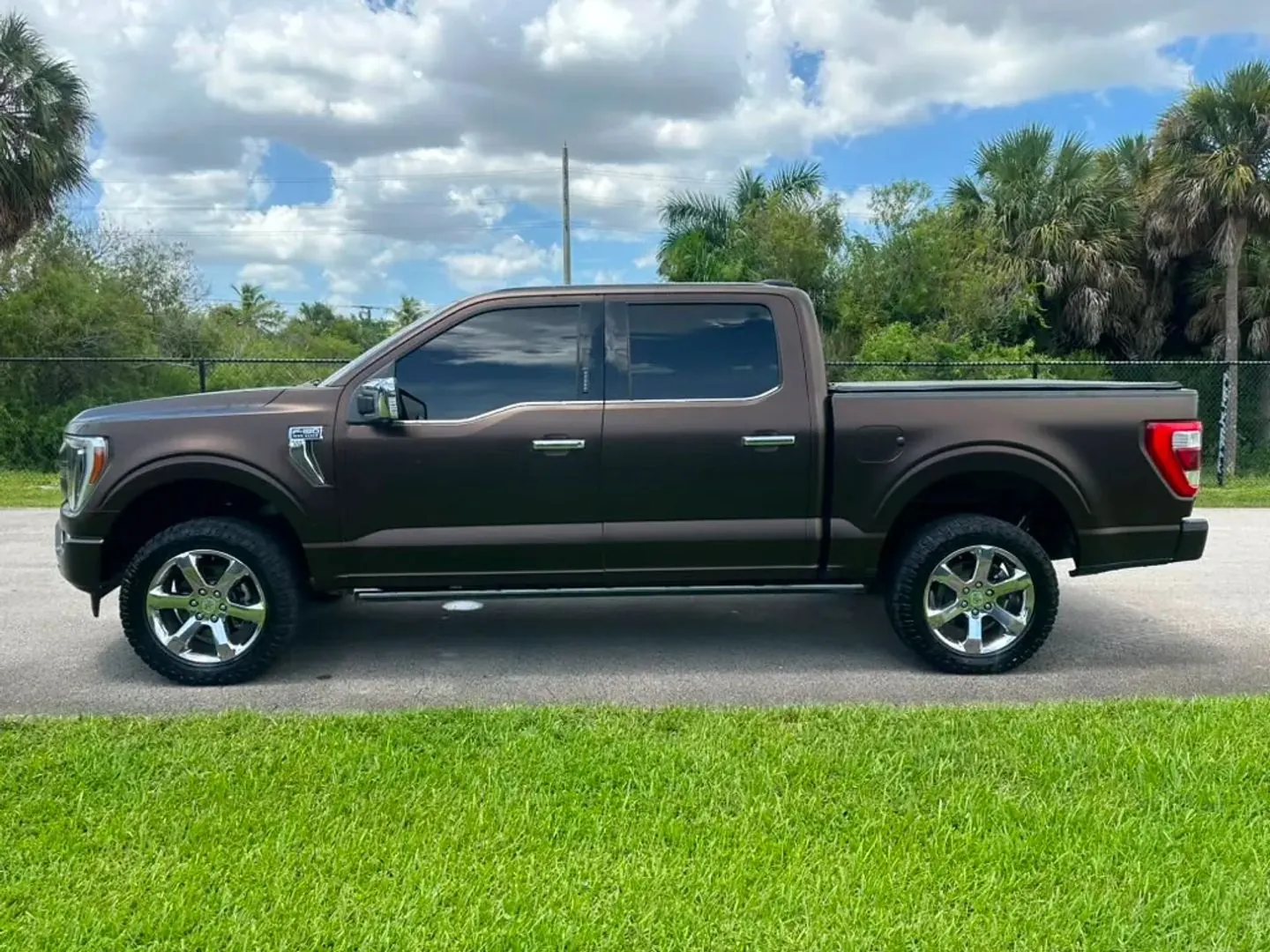 2022 Ford F-150 King Ranch 4WD SuperCrew 5-1/2' Box - Photo 8