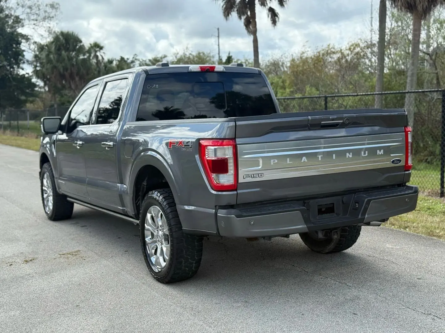 2021 Ford F-150 Platinum 4WD SuperCrew 5-1/2' Box - Photo 6