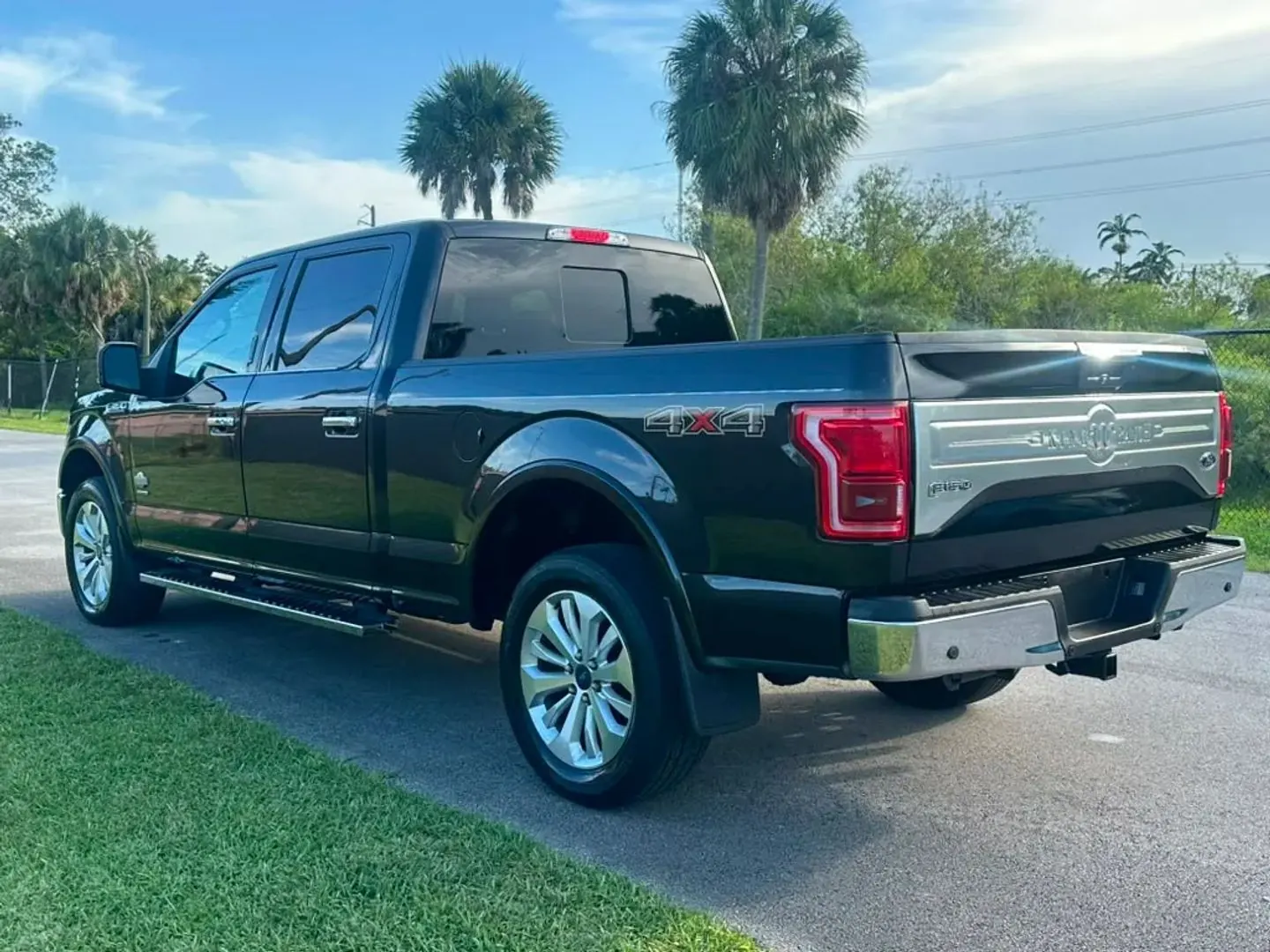 2015 Ford F-150 King Ranch 4WD SuperCrew 157 in - Photo 6