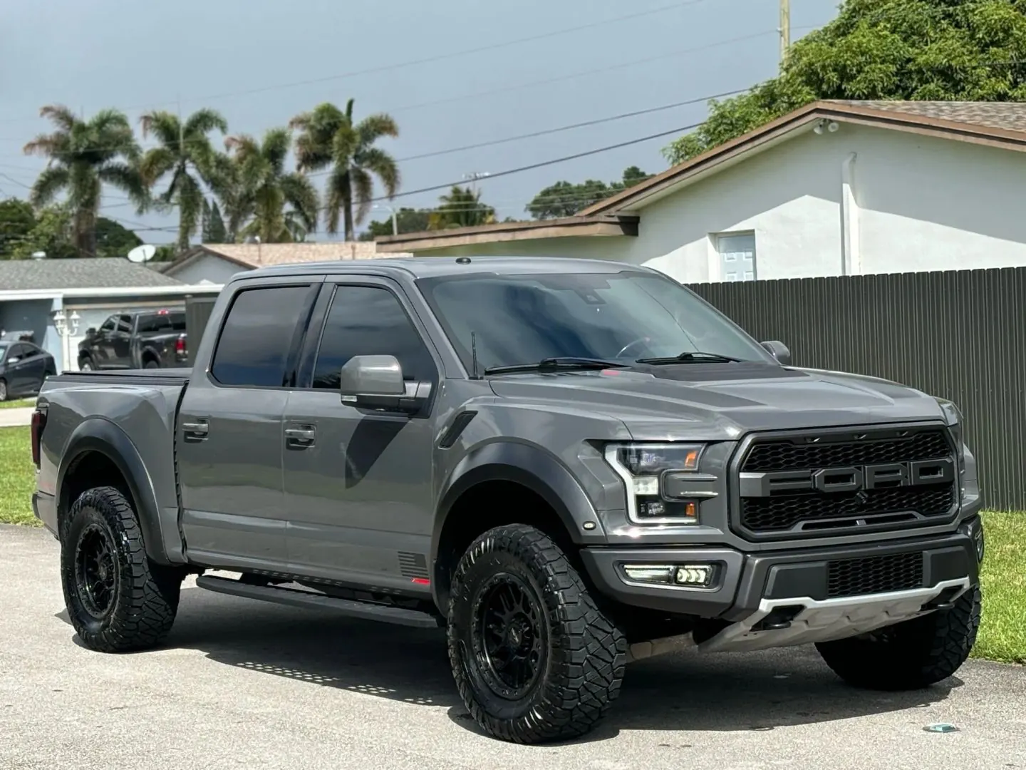 2018 Ford F-150 Raptor 4WD SuperCrew 5-1/2' Box - Photo 2