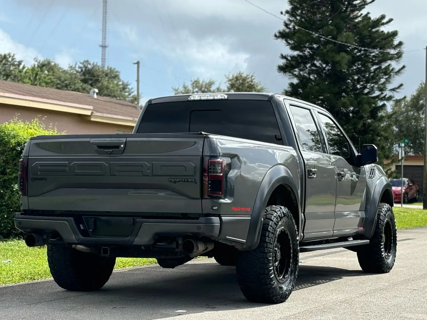 2018 Ford F-150 Raptor 4WD SuperCrew 5-1/2' Box - Photo 4