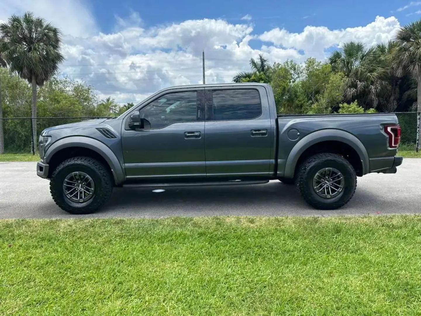 2020 Ford F-150 Raptor 4WD SuperCrew 5-1/2' Box - Photo 7