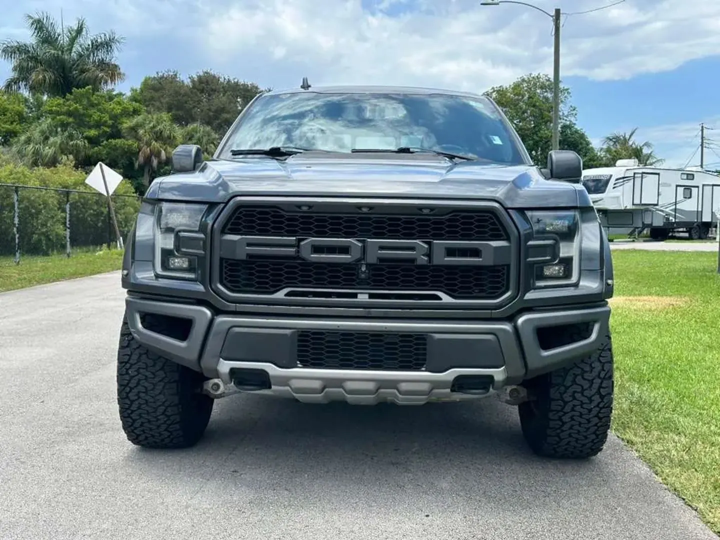 2020 Ford F-150 Raptor 4WD SuperCrew 5-1/2' Box - Photo 2