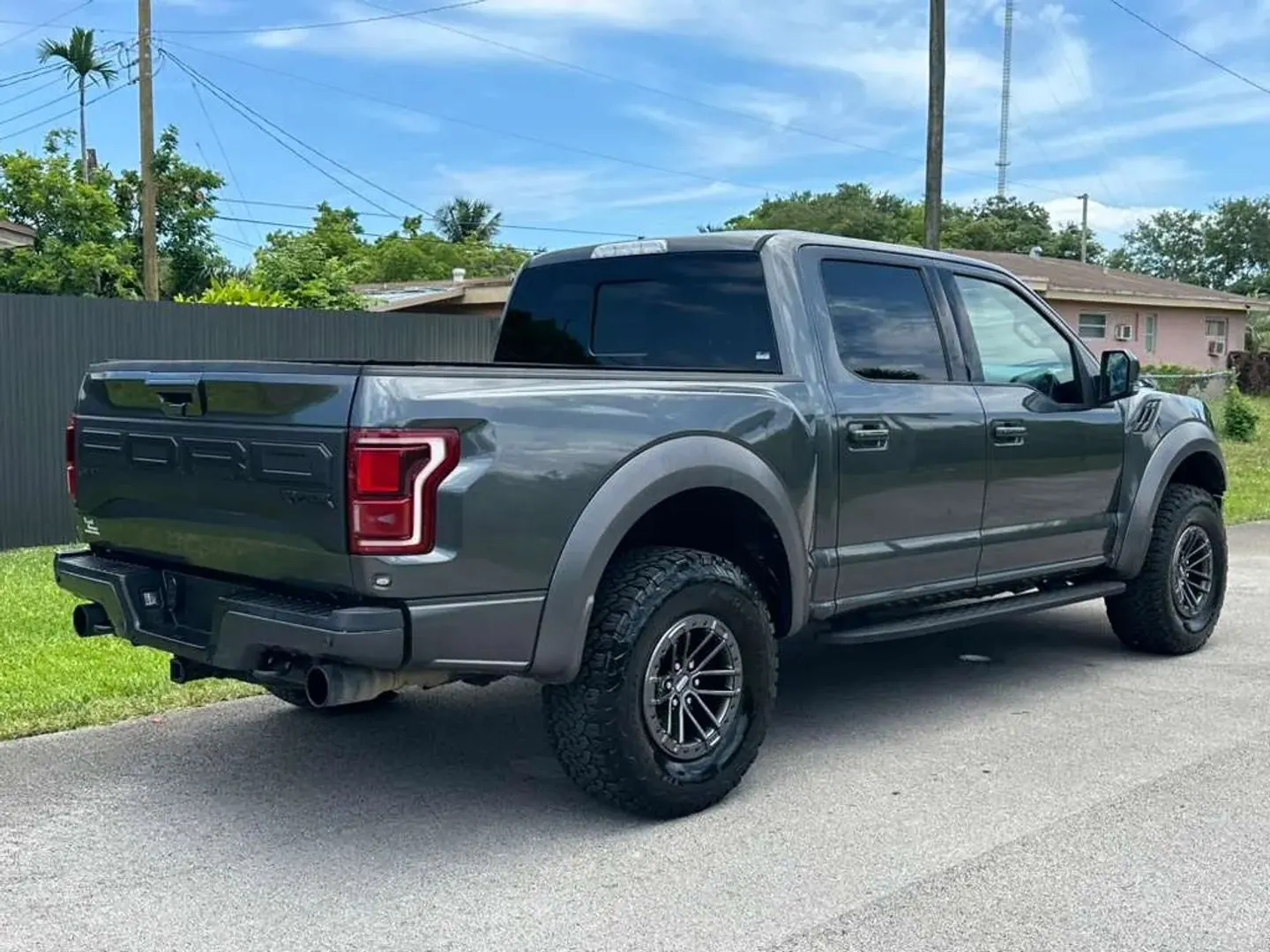 2020 Ford F-150 Raptor 4WD SuperCrew 5-1/2' Box - Photo 4